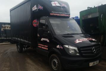 3.5t CURTAIN SIDED SPRINTER<br />
